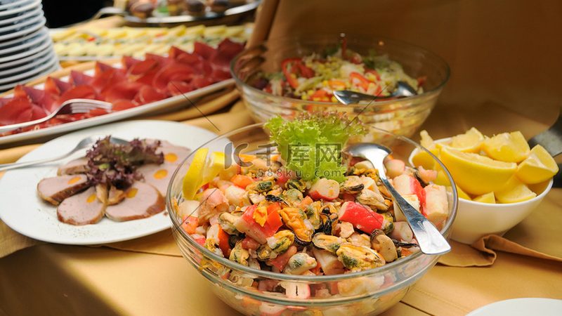 餐饮加盟店员工排班，如何做到高效与公平？**