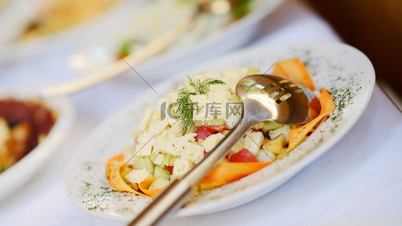 烘焙原料定制包装流程揭秘：从选材到成品